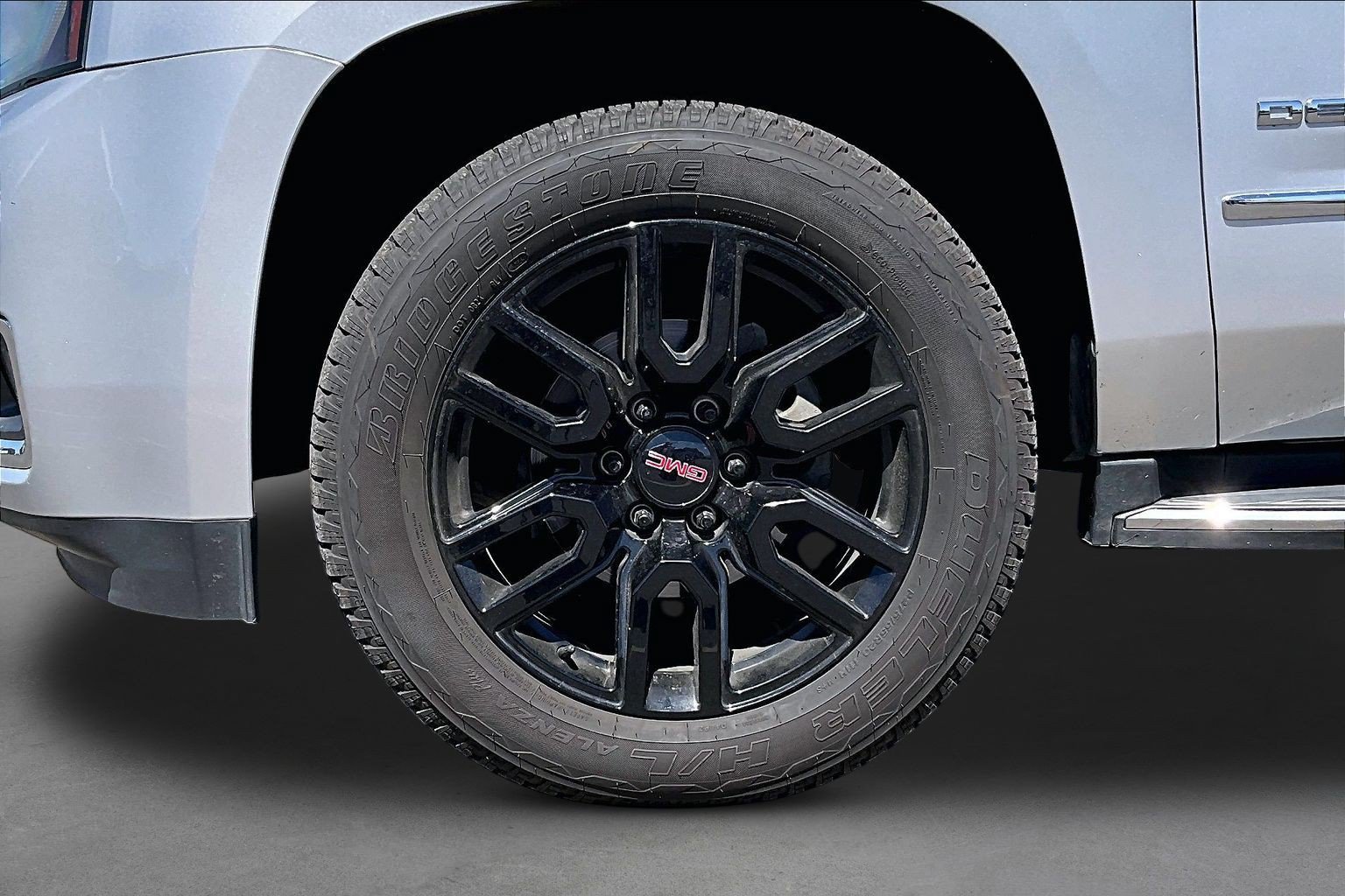 Used 2018 GMC Yukon XL Denali w/ Open Road Package RWD image 8