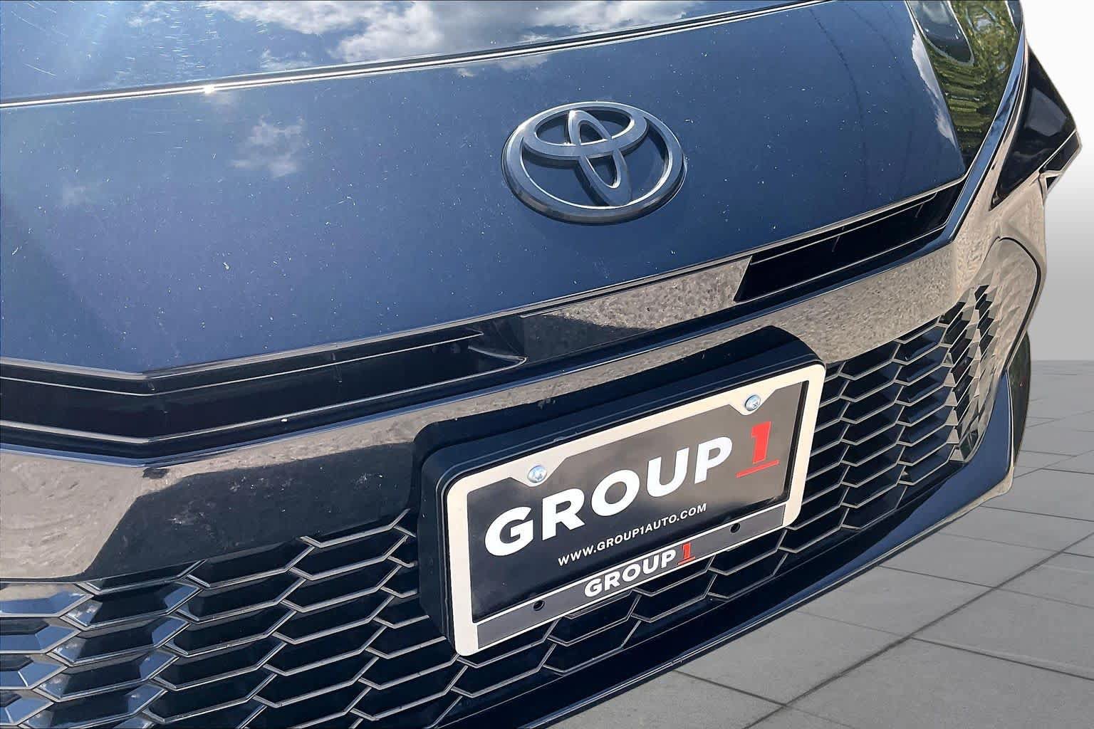 Used 2025 Toyota Camry XSE FWD image 29