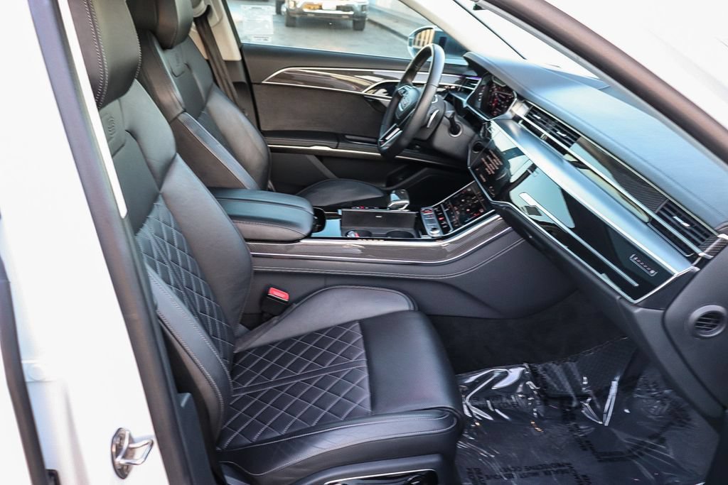 Used 2022 Audi S8 AWD/4WD image 20