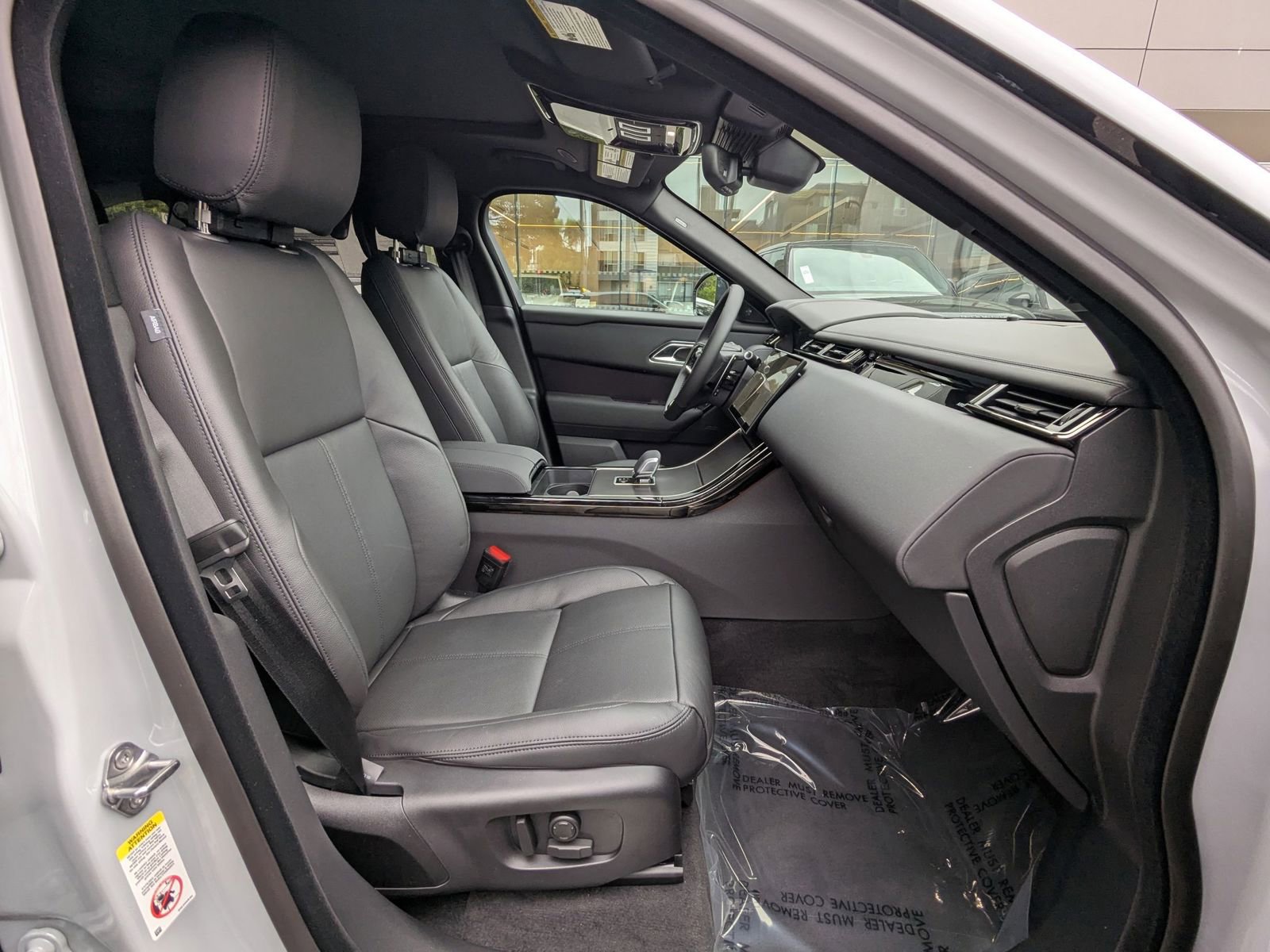 New 2026 Land Rover Range Rover Velar Dynamic SE image 23