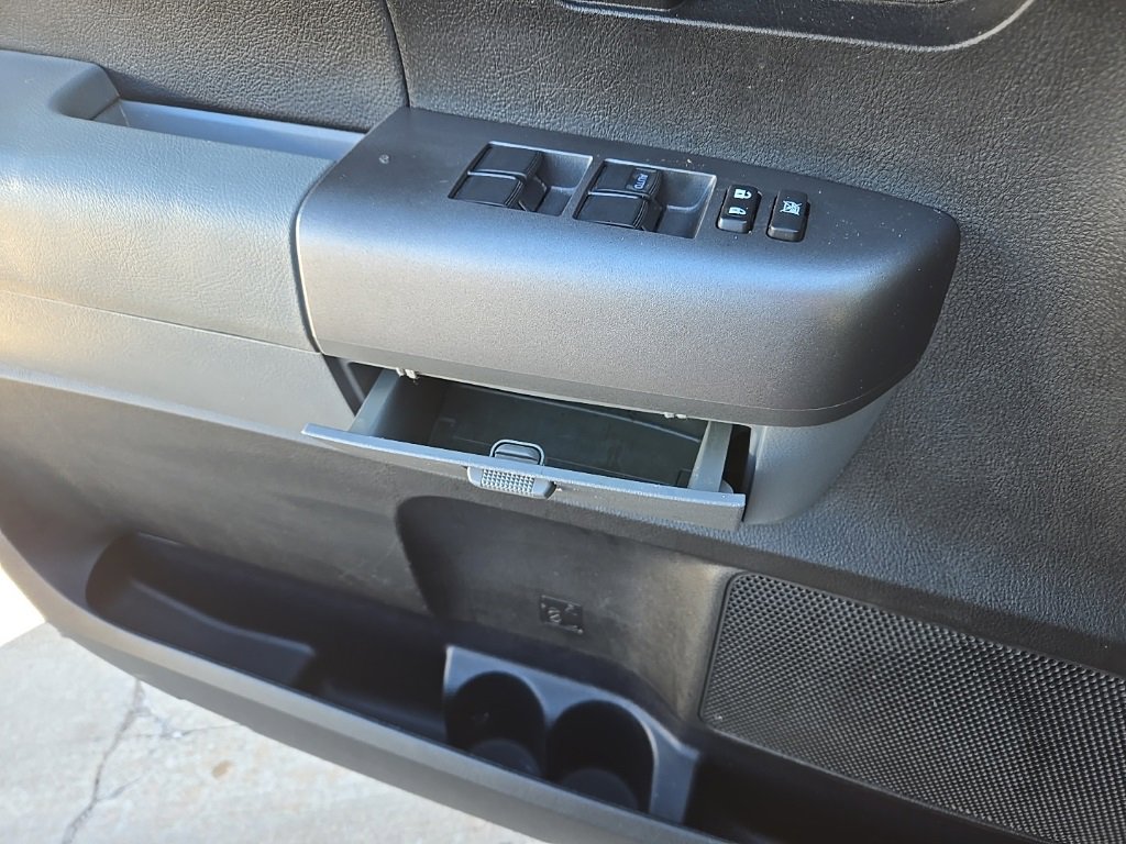 Used 2013 Toyota Tundra 4x4 CrewMax image 35