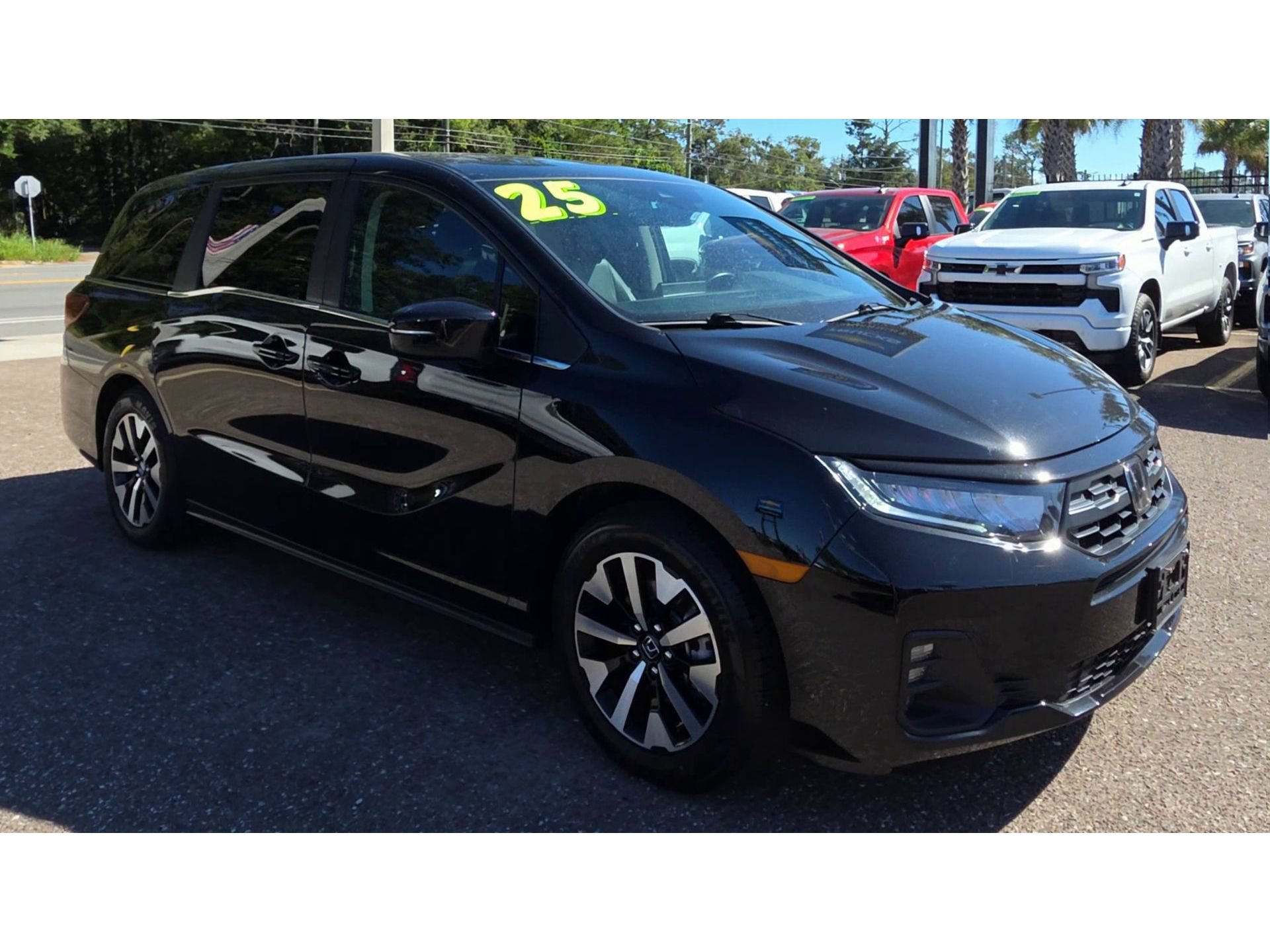 Used 2025 Honda Odyssey EX-L image 2