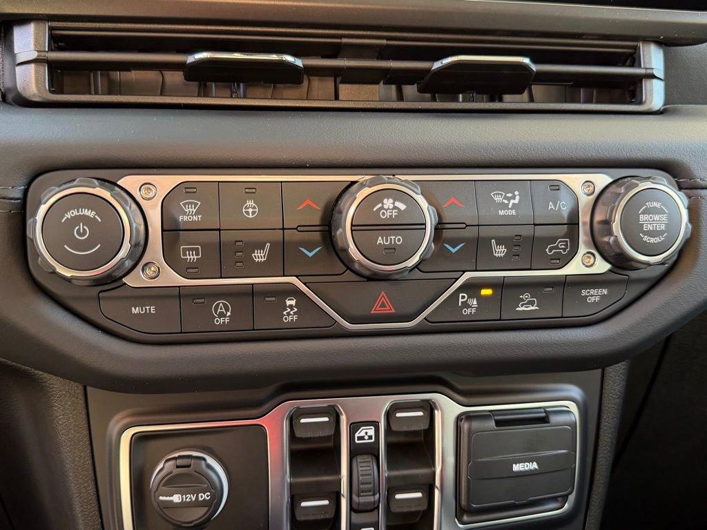 New 2026 Jeep Gladiator Sport AWD/4WD image 20