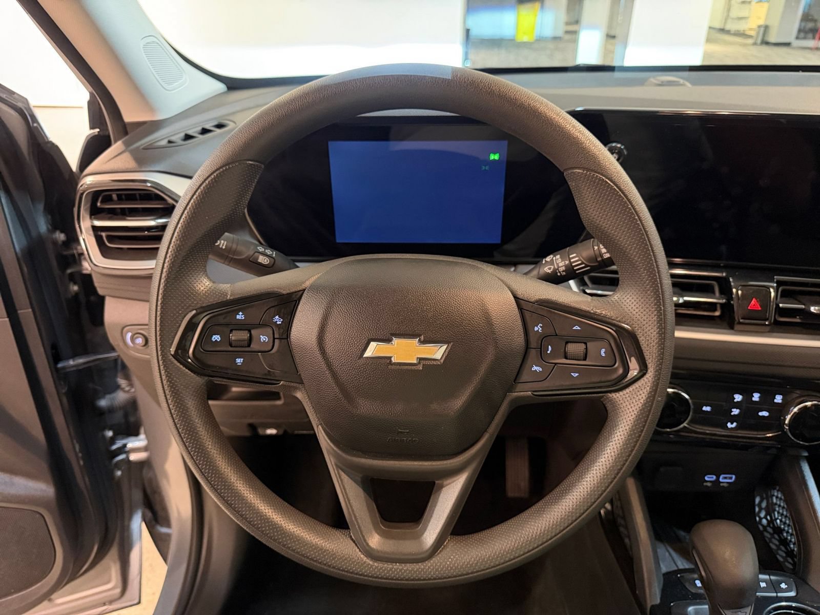 Used 2025 Chevrolet TrailBlazer LT FWD image 22