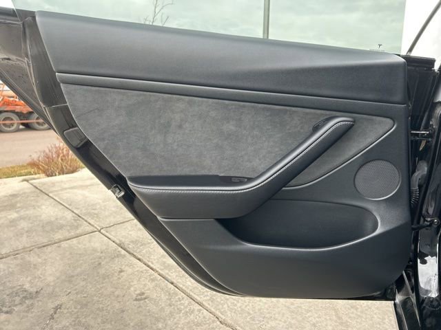 Used 2023 Tesla Model 3 Standard Range image 18