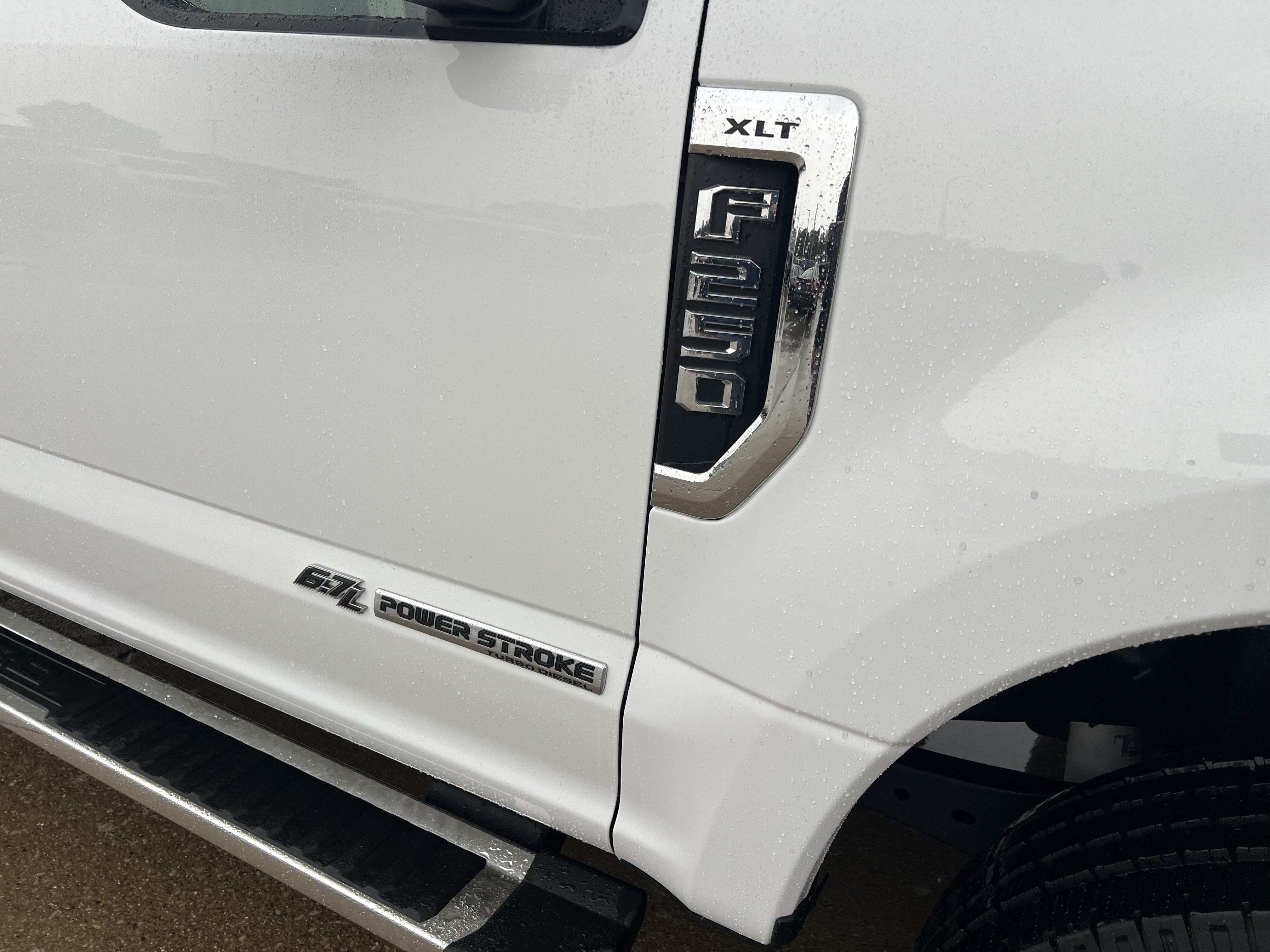 Used 2022 Ford F250 XLT w/ XLT Premium Package AWD/4WD image 3
