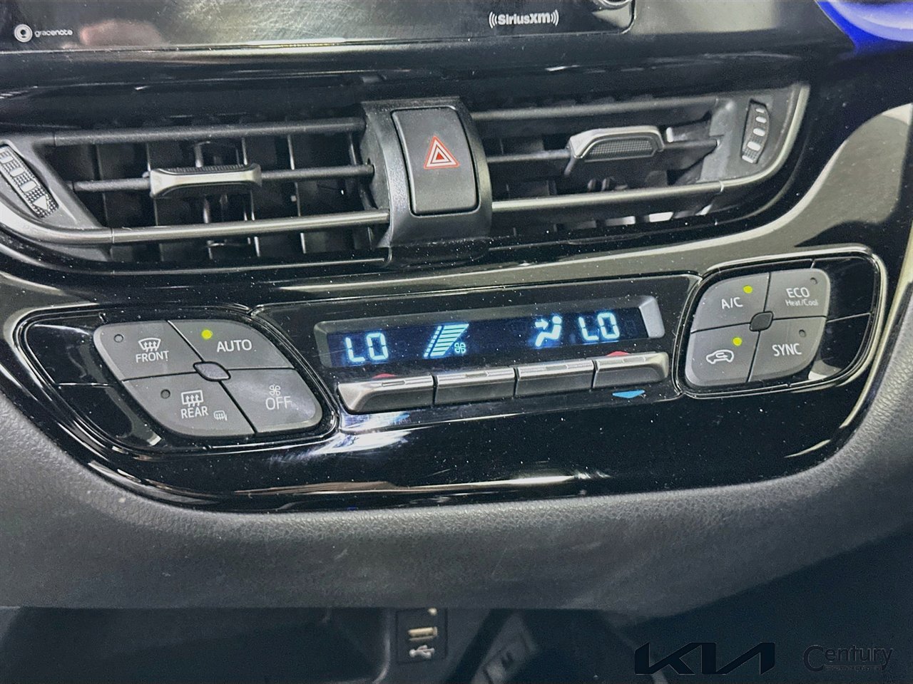 Used 2020 Toyota C-HR XLE image 15