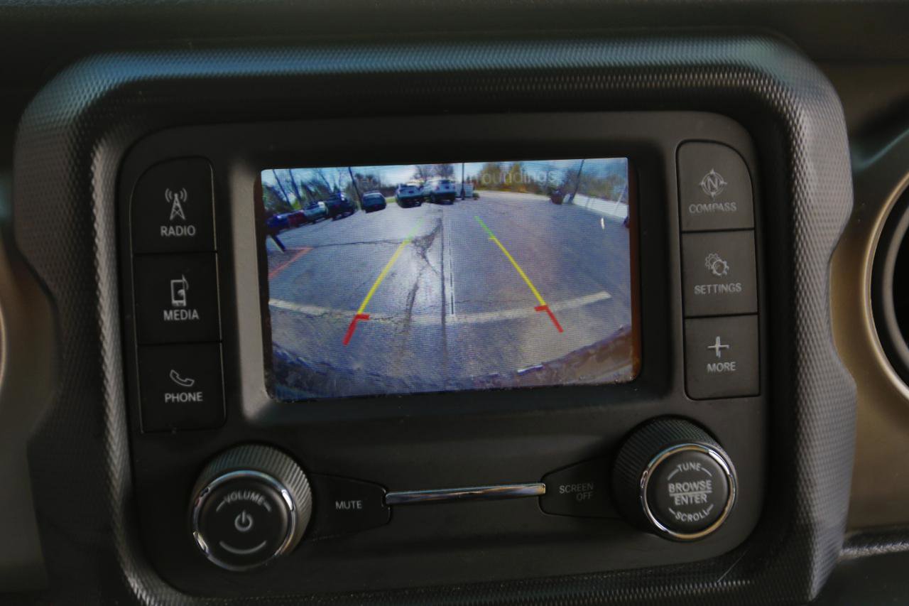 Used 2018 Jeep Wrangler Unlimited Sport image 9