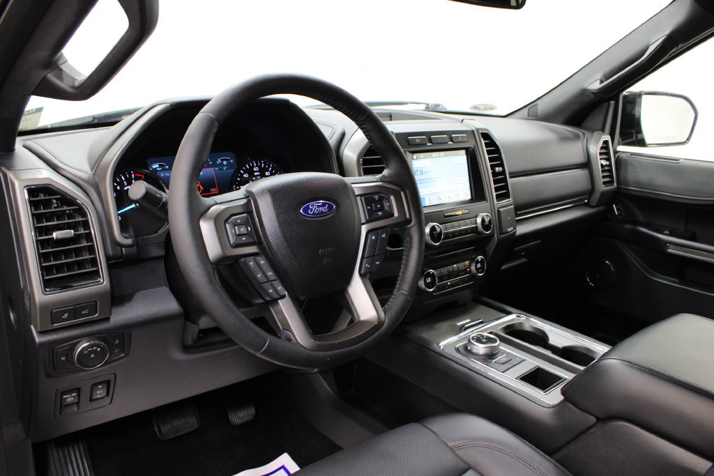Used 2018 Ford Expedition XLT w/ Equipment Group 202A RWD image 16