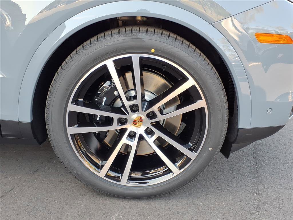 New 2026 Porsche Cayenne S image 32