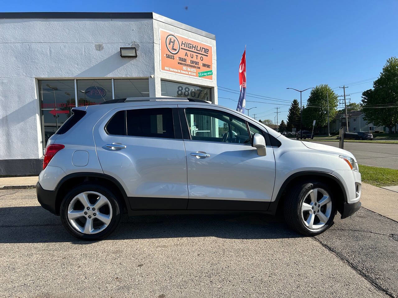 Used 2016 Chevrolet Trax LTZ FWD image 3
