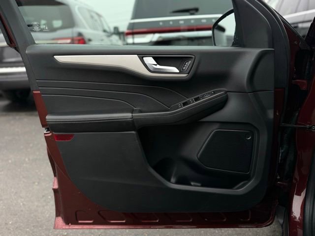 Used 2021 Ford Escape SE image 8