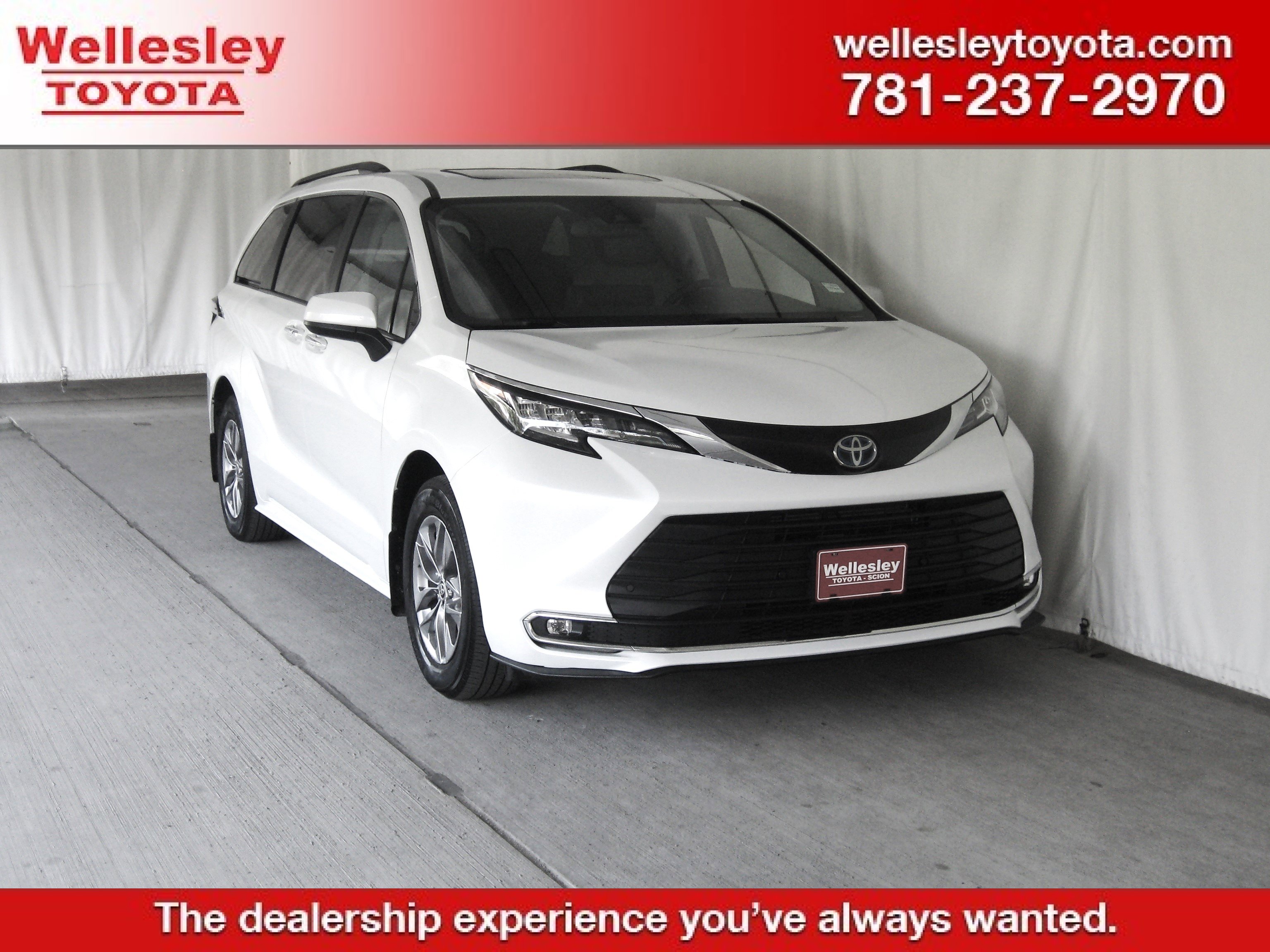 Used 2023 Toyota Sienna XLE