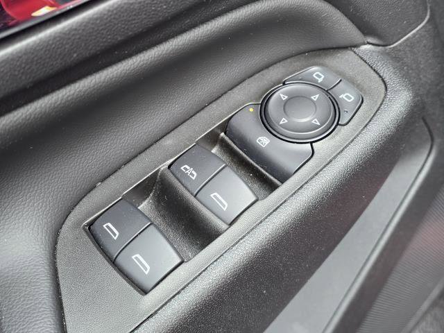 Used 2023 Chevrolet Equinox LT FWD image 11