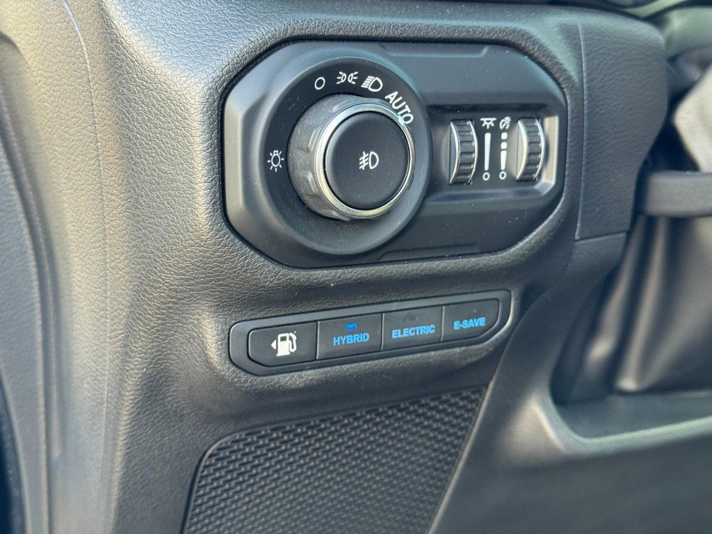 Used 2022 Jeep Wrangler Unlimited Sahara image 20