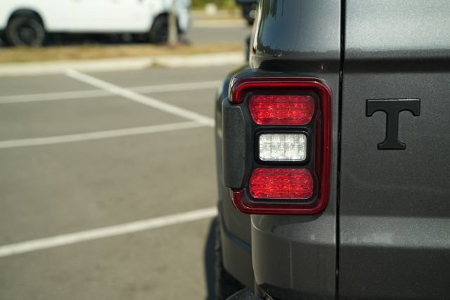 Used 2021 Jeep Gladiator Overland w/ Popular Equipment Package AWD/4WD image 42