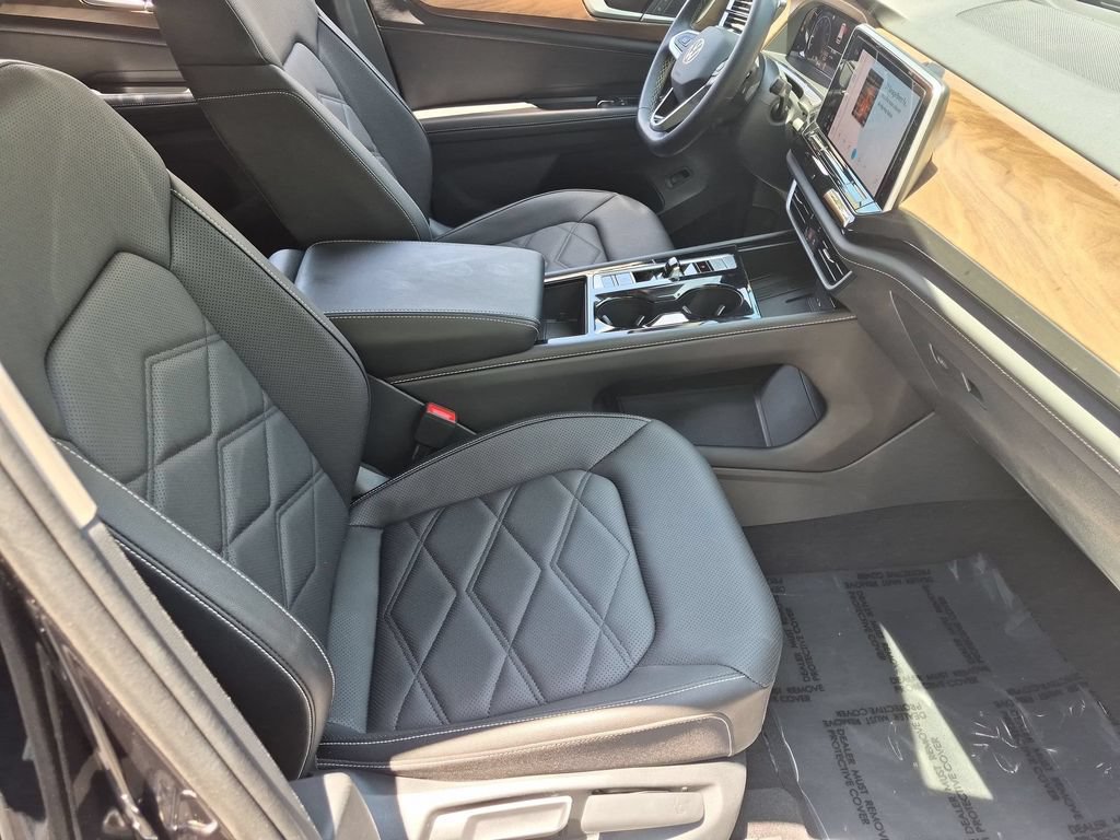 Used 2025 Volkswagen Atlas SE FWD image 31