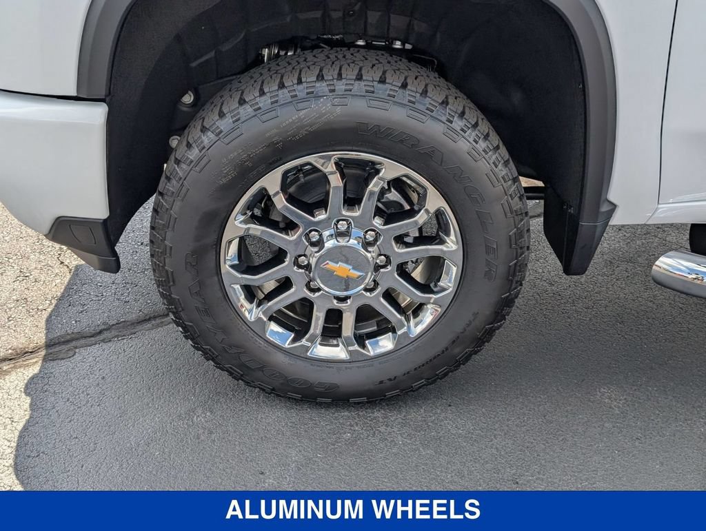 New 2026 Chevrolet Silverado 2500 LT w/ Z71 Chrome Sport Edition AWD/4WD image 9