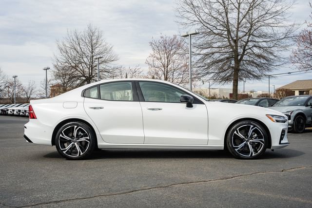 Used 2025 Volvo S60 B5 Plus AWD/4WD image 4