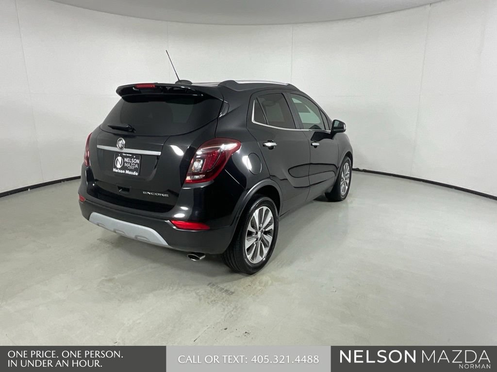 Used 2019 Buick Encore Sport Touring FWD image 3