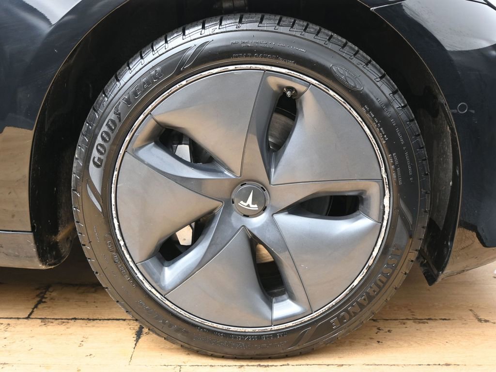 Used 2018 Tesla Model 3 Long Range image 13