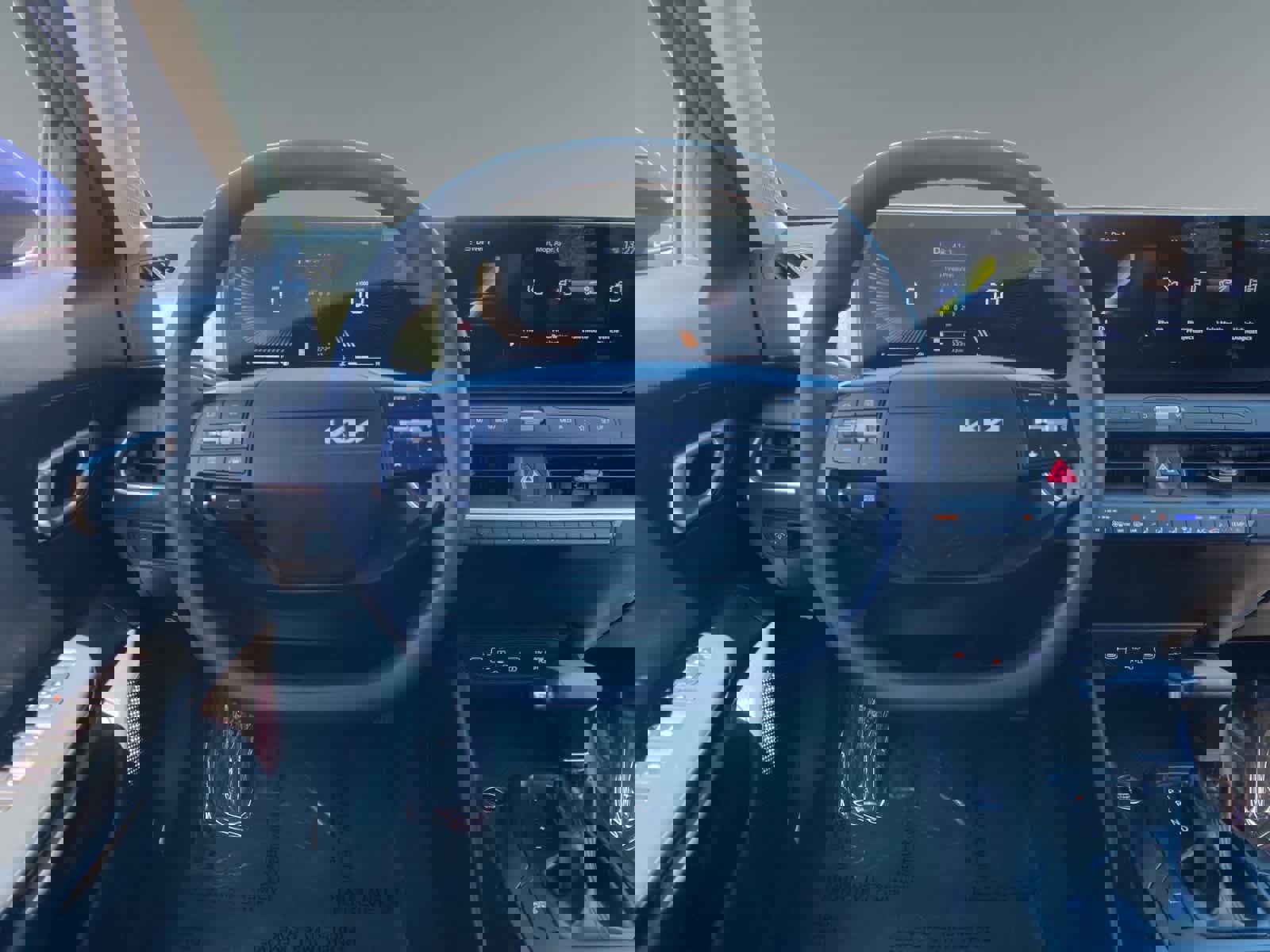 Used 2025 Kia K4 LXS image 12