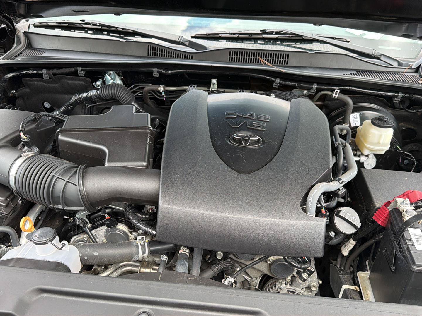 Used 2022 Toyota Tacoma SR5 RWD image 32