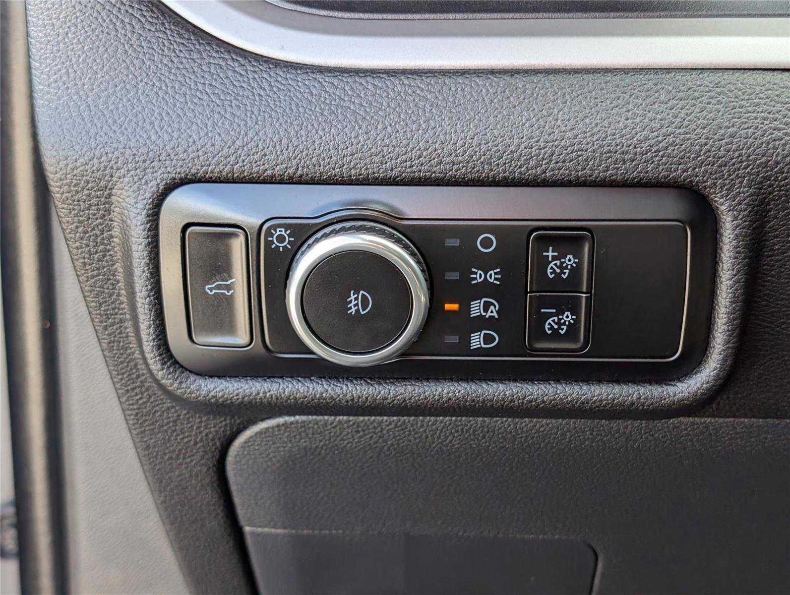 Used 2024 Ford Explorer XLT w/ Equipment Group 202A image 23