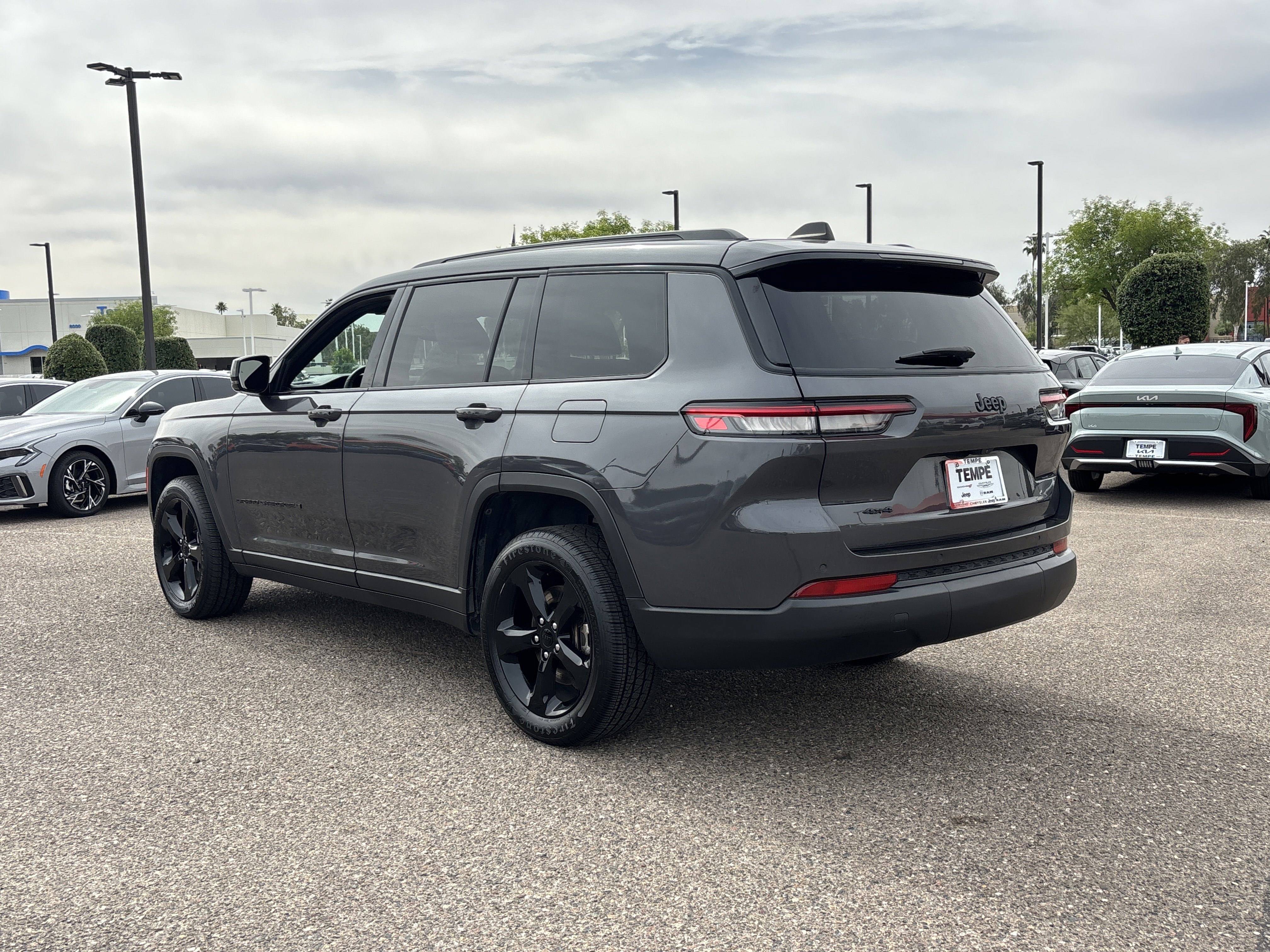Used 2023 Jeep Grand Cherokee L Laredo AWD/4WD image 4