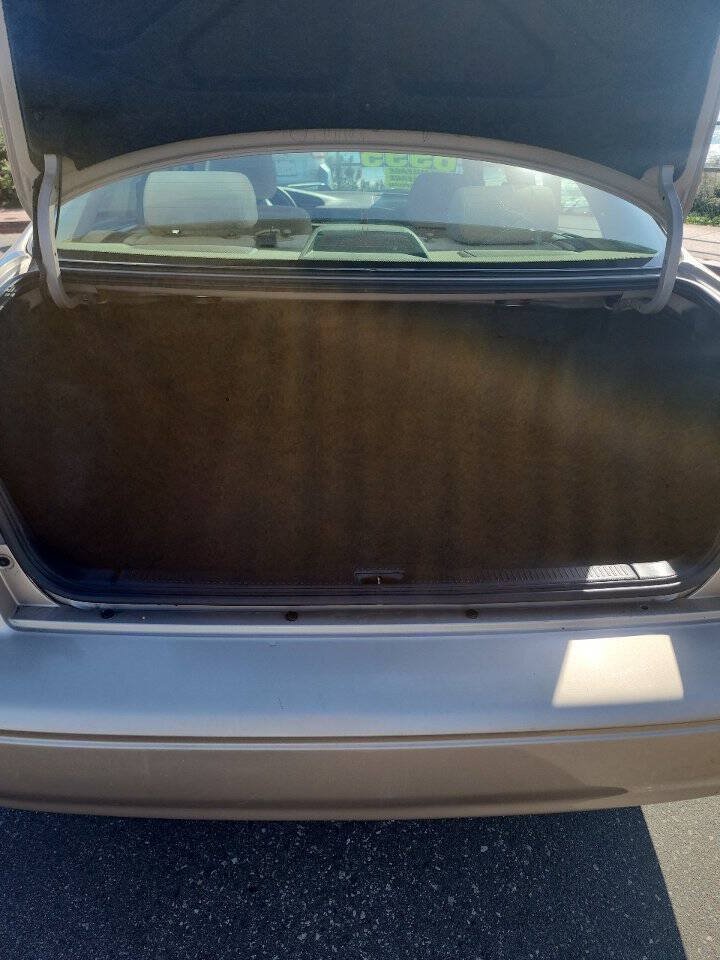 Used 1998 Toyota Camry LE FWD image 13