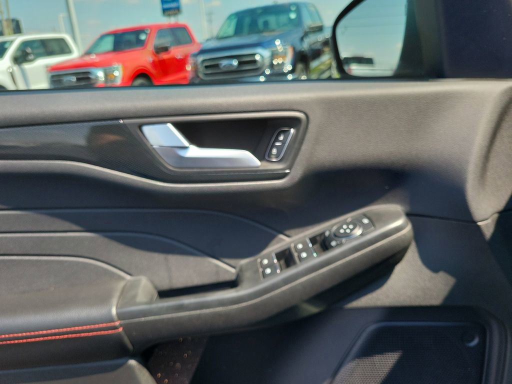 Certified 2023 Ford Escape ST-Line w/ Tech Pack #1 image 19