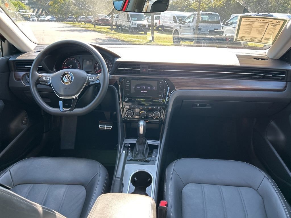 Used 2022 Volkswagen Passat 2.0T image 10