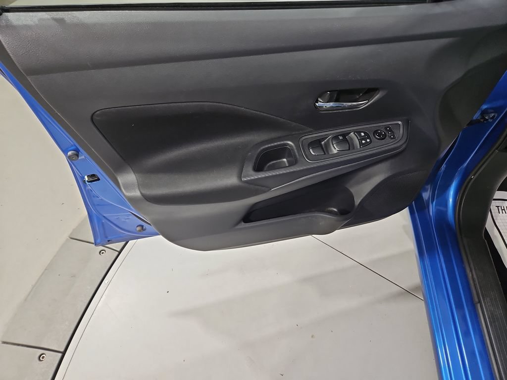 Used 2021 Nissan Versa SV FWD image 11