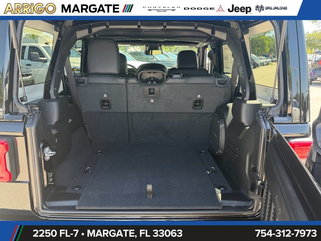 New 2026 Jeep Wrangler Unlimited Sahara AWD/4WD image 14