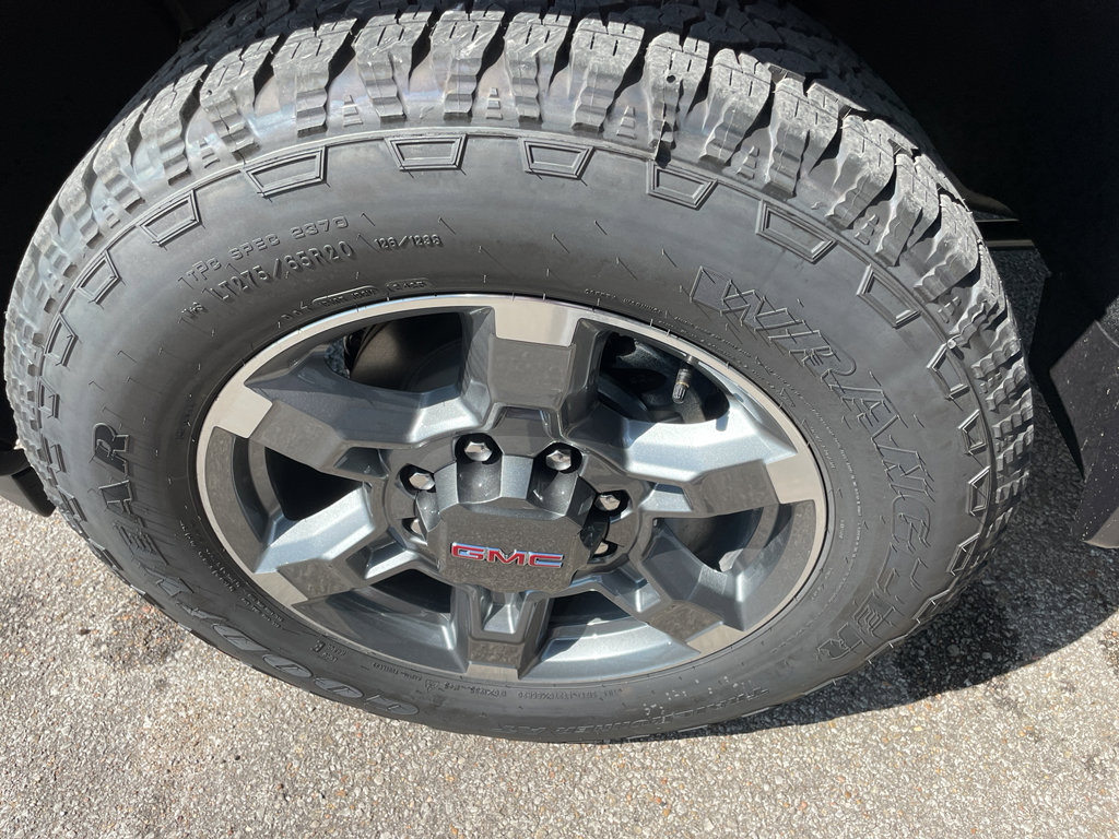New 2025 GMC Sierra 2500 SLT w/ SLT Convenience Package image 8