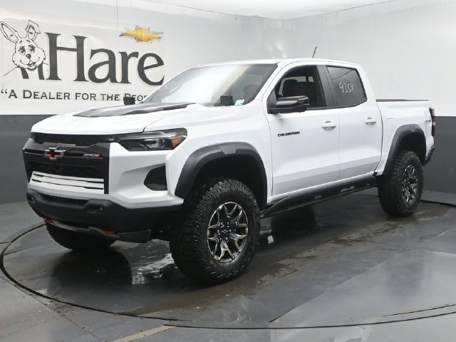 New 2026 Chevrolet Colorado ZR2 w/ Technology Package AWD/4WD image 12