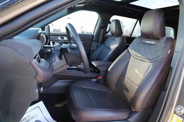 Used 2025 Ford Explorer Platinum w/ LUX Leather Package image 14