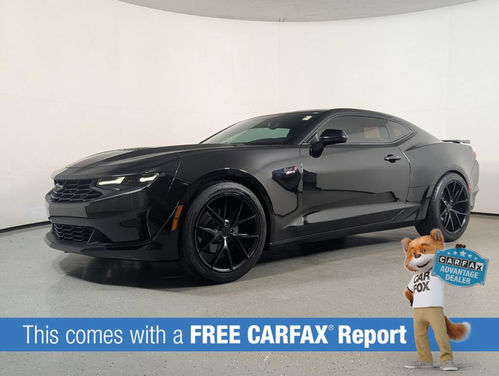 Used 2020 Chevrolet Camaro LT RWD image 3