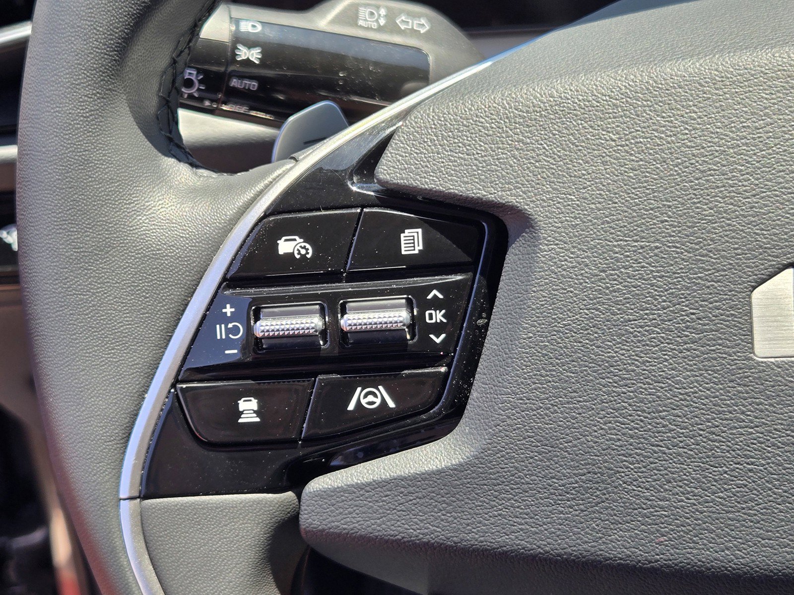 Used 2025 Kia Niro EX FWD image 22