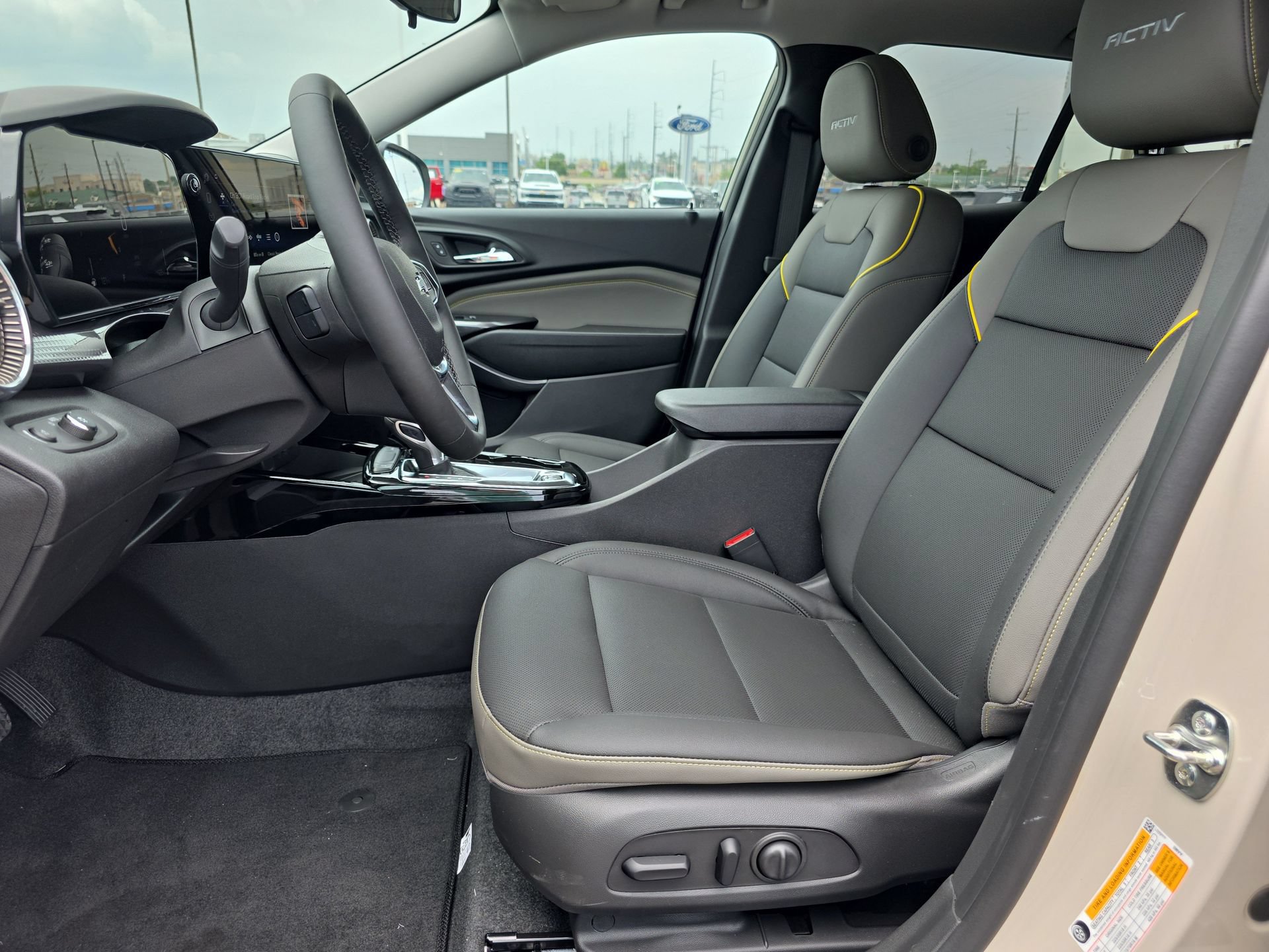 New 2026 Chevrolet Trax ACTIV w/ Sunroof Package FWD image 10