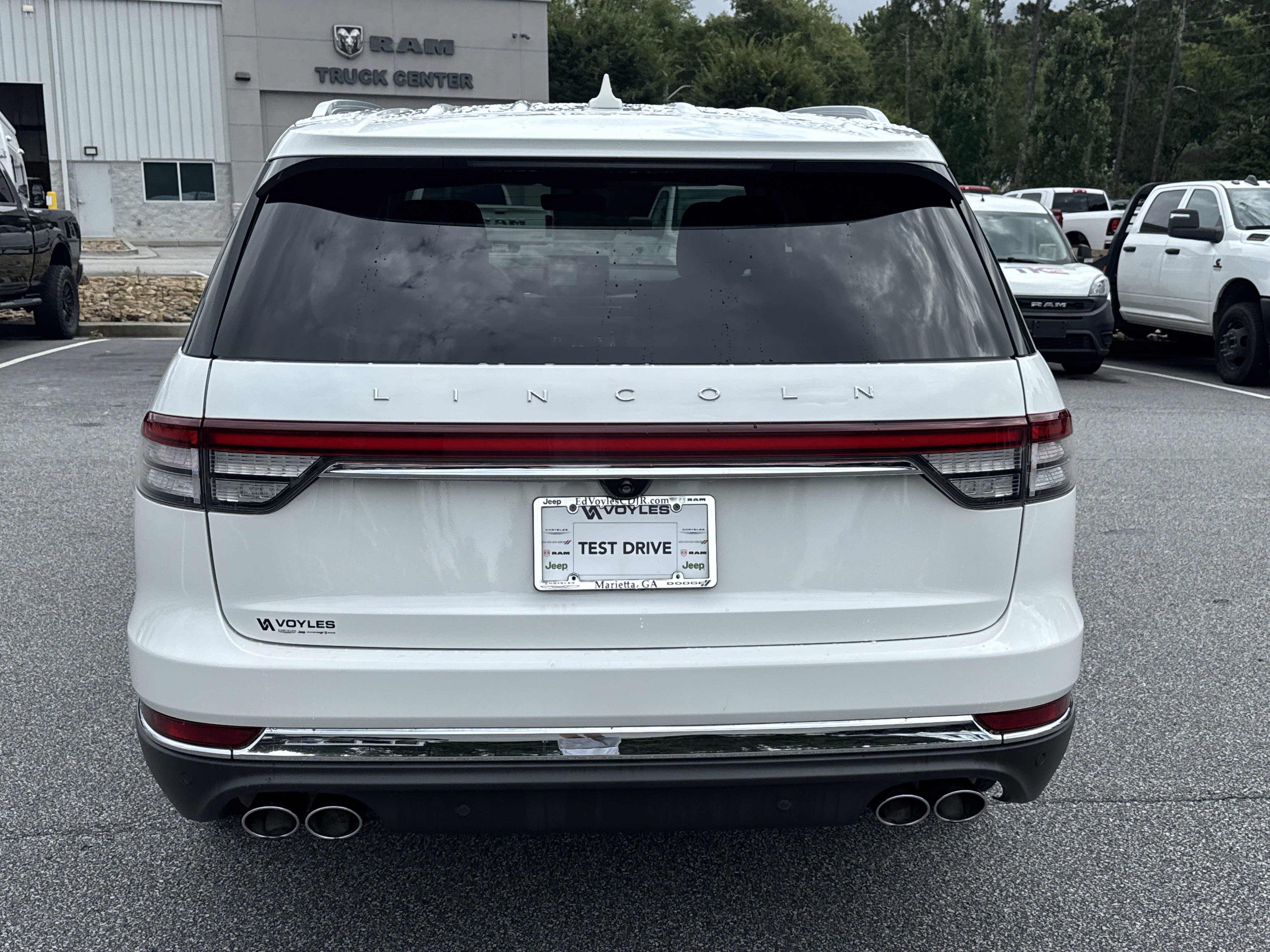 Used 2023 Lincoln Aviator Reserve w/ Equipment Group 201A RWD image 7