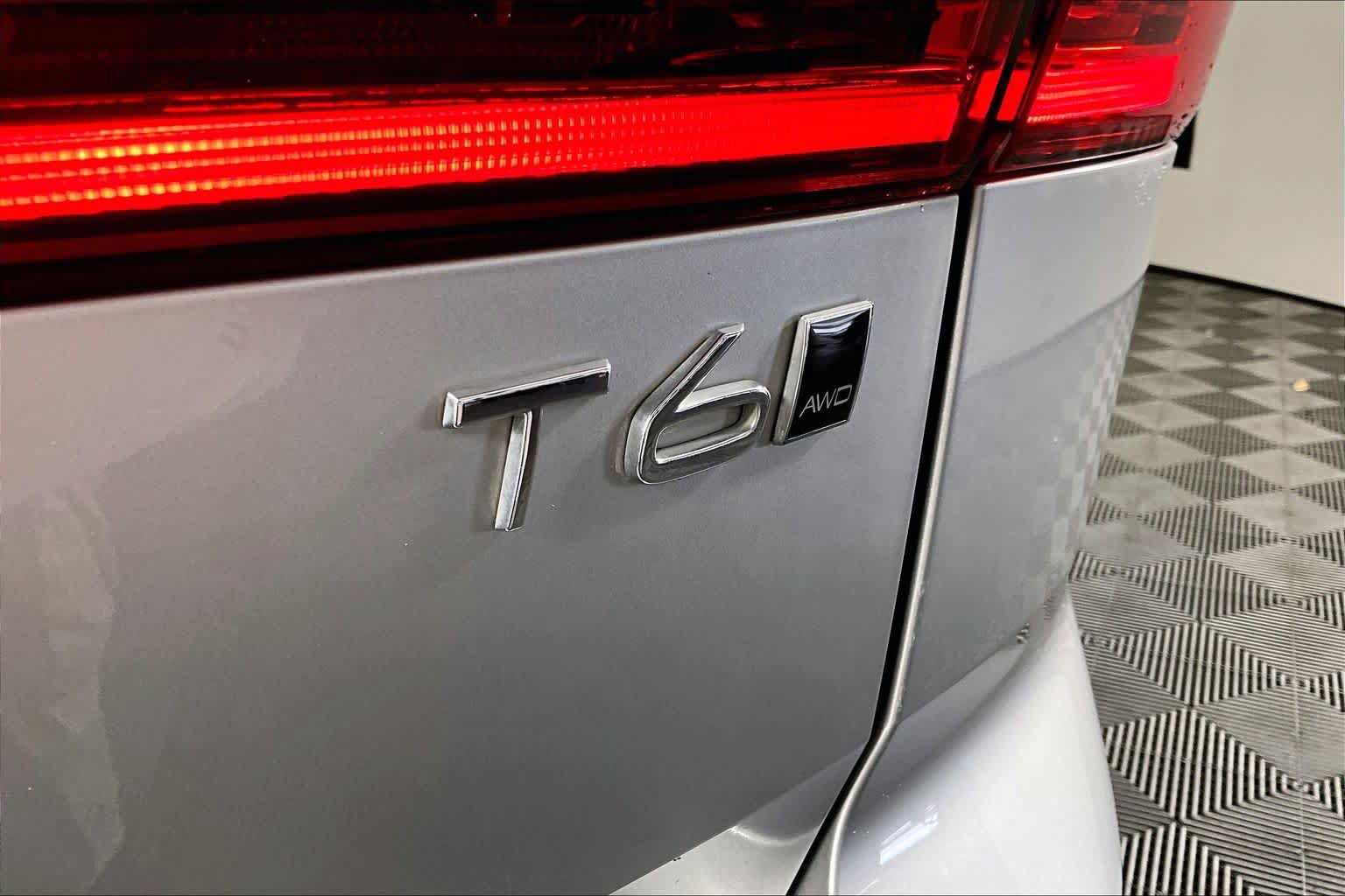 Used 2021 Volvo XC60 T6 Inscription AWD/4WD image 10