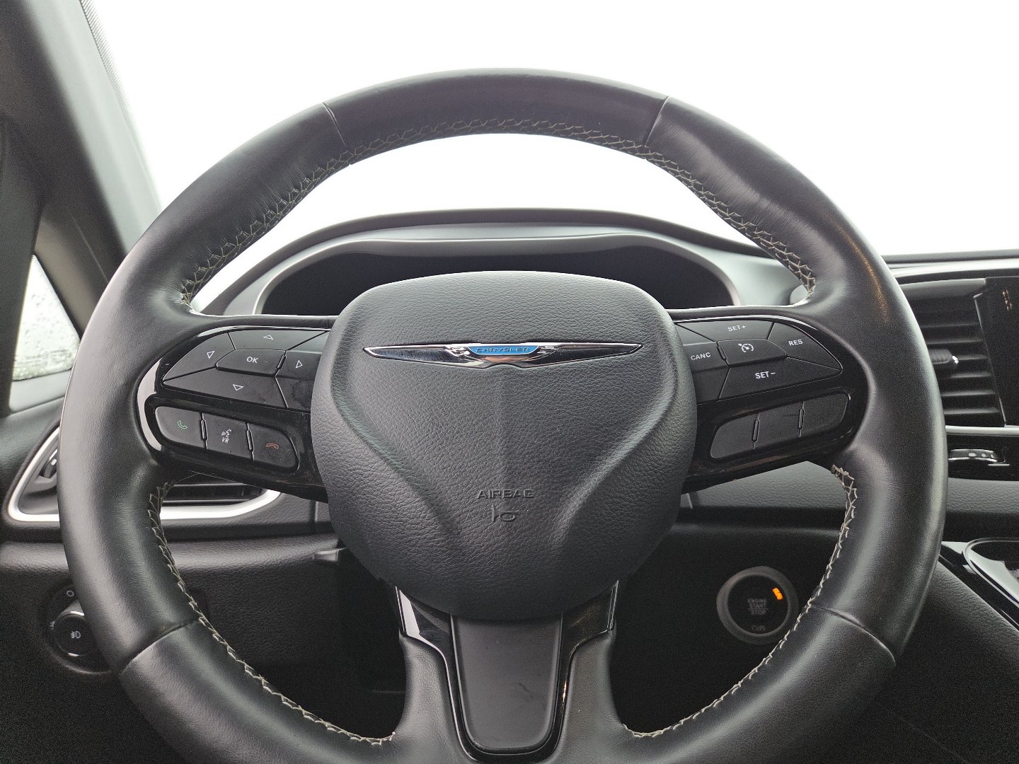Used 2020 Chrysler Pacifica Touring-L w/ S Appearance Package FWD image 27