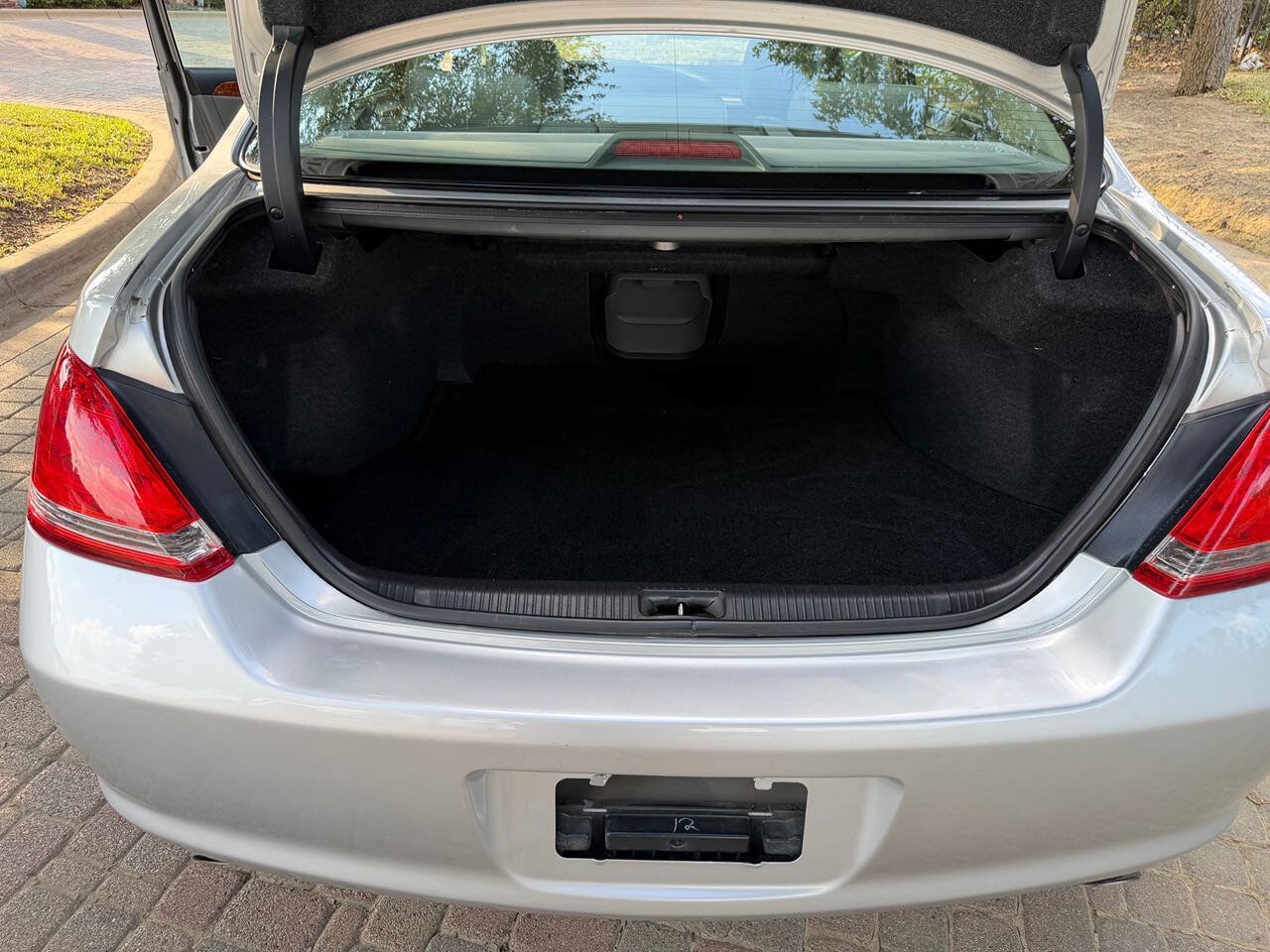 Used 2007 Toyota Avalon Limited FWD image 29