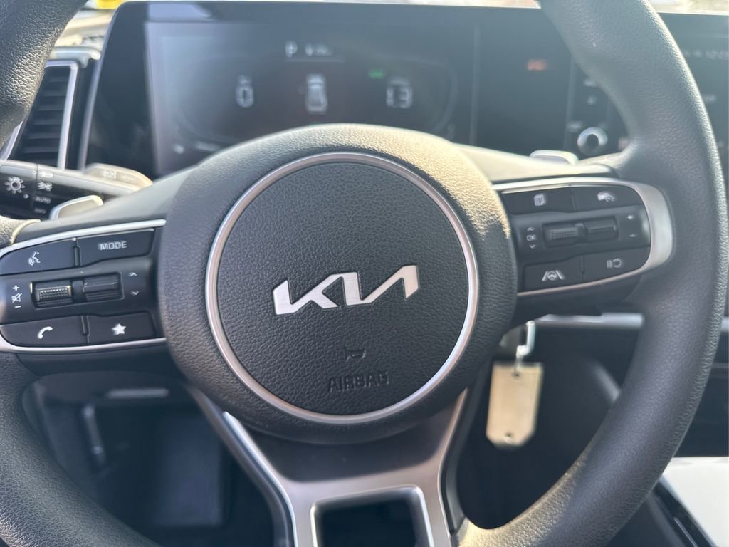 Certified 2025 Kia Sportage LX image 24