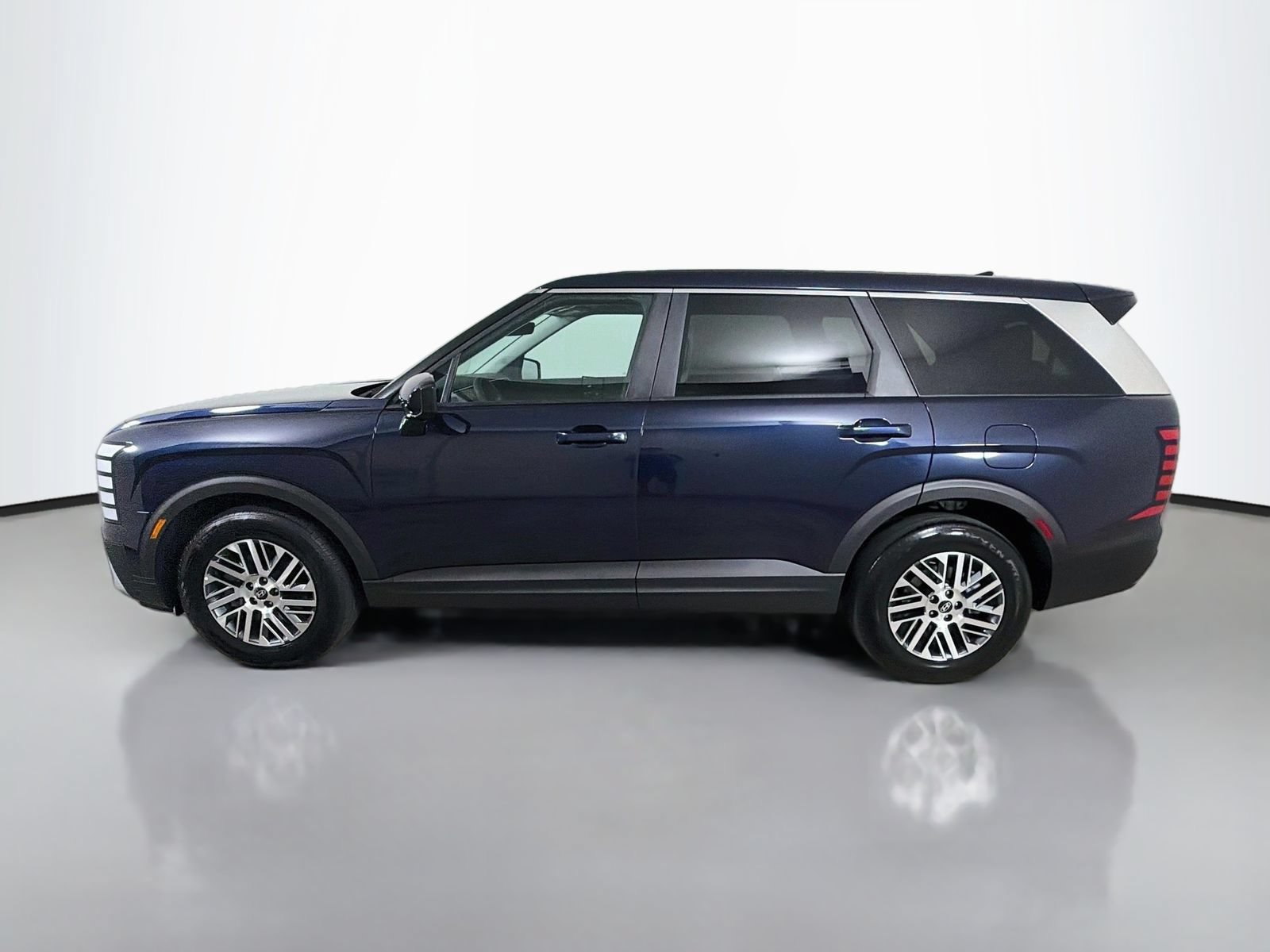 Used 2026 Hyundai Palisade SE FWD image 2