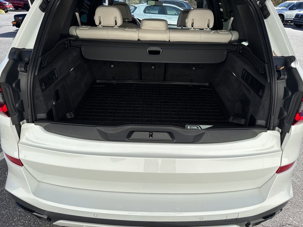 Used 2023 BMW X5 M50i image 14