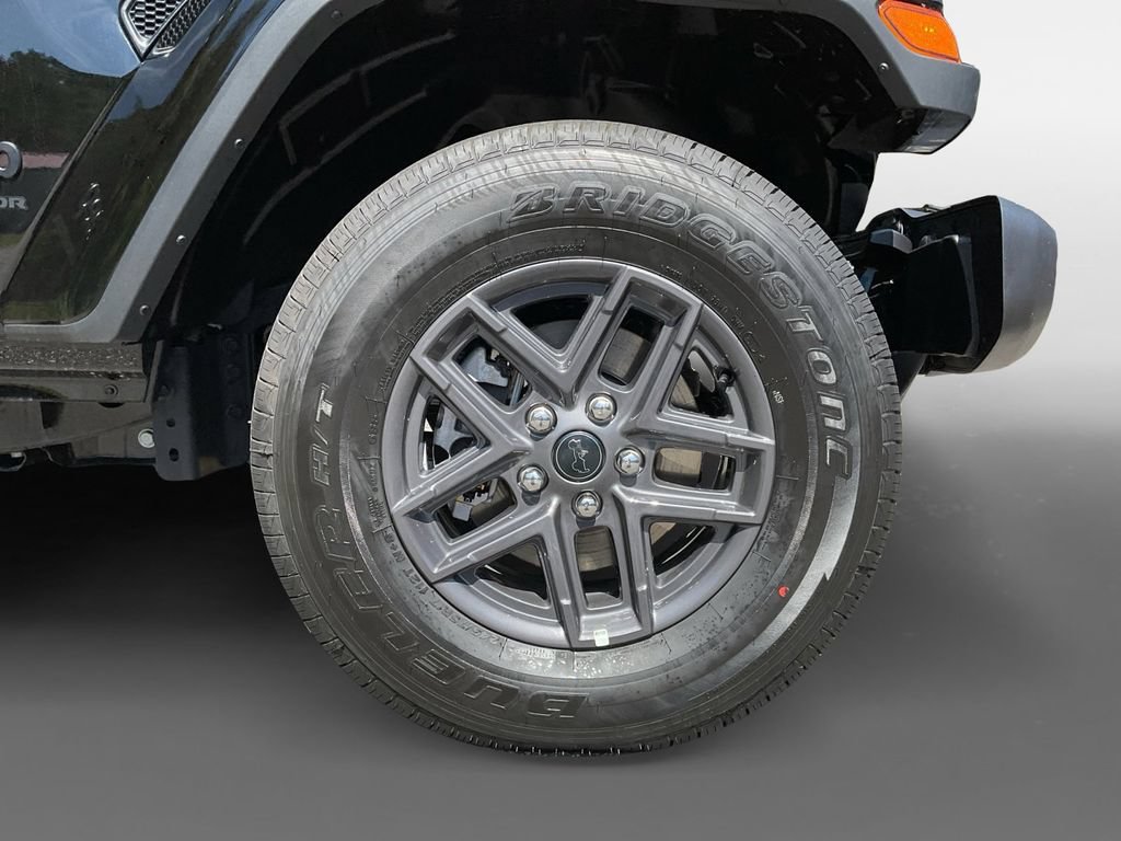 New 2025 Jeep Gladiator Sport AWD/4WD image 8