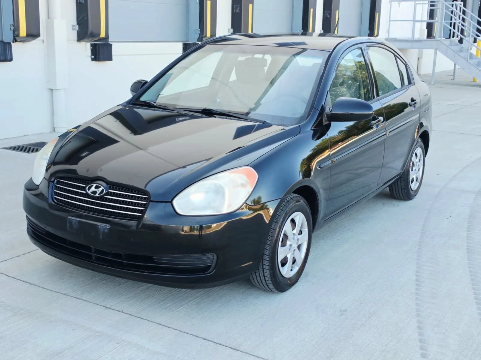 Used 2008 Hyundai Accent GLS FWD image 1