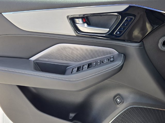Certified 2026 Acura MDX w/ Technology Package FWD image 29